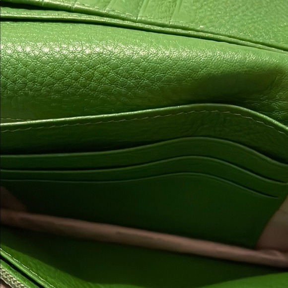 Michael Kors Green Textured Leather Crossbody Bag - Picture 4 of 13